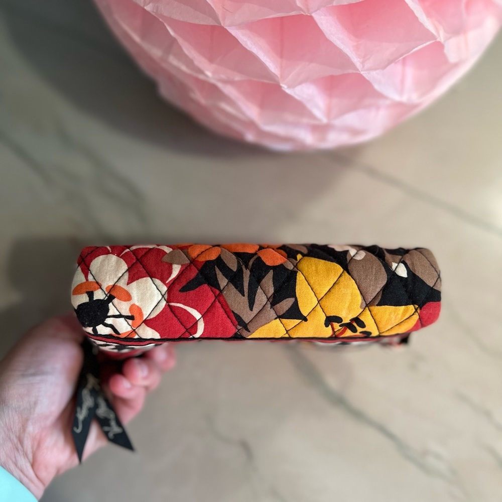 Vera Bradley Make Up bag - Picture 4 of 6